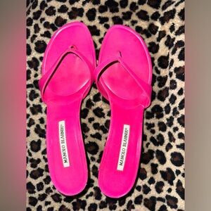 Beautiful Manolo kitten heels